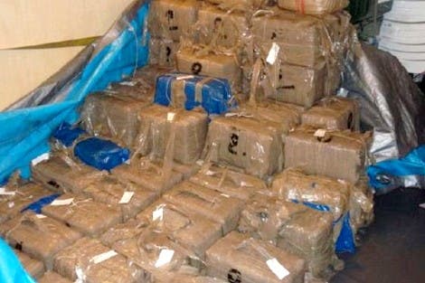 حجز حوالي طنين من مخدر الشيرا ضواحي مدينة تطوان