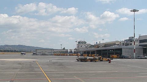 حريق يتسبب بإغلاق مطار ”تشامبينو“ في إيطاليا
