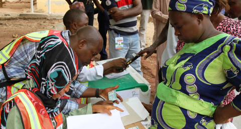 فتح مراكز الاقتراع للانتخابات الرئاسية في نيجيريا