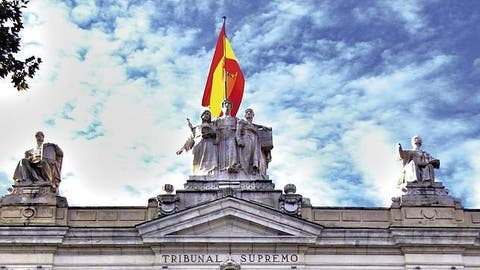 إسبانيا تخفف قيود دخول السائحين غير المطعمين من خارج أوربا