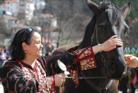سفيرة المغرب ببلغاريا تبرز مدى تعلق المغاربة بالفرس خلال مهرجان للخيول ‎