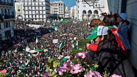 الجزائر.. انقسامات متفاقمة في أحزاب الائتلاف الحاكم