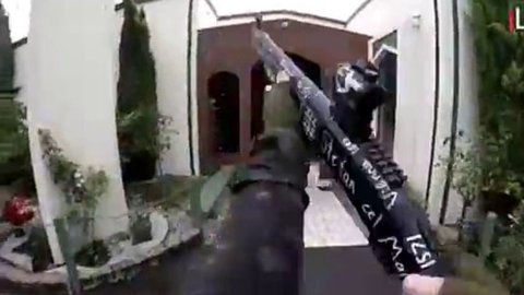 هكذا رحب أحد ضحايا مجزرة نيوزيلندا بالسفاح عند دخوله المسجد