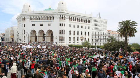 الجزائر.. تجدد المظاهرات المطالبة باستقالة بوتفليقة للأسبوع الخامس على التوالي