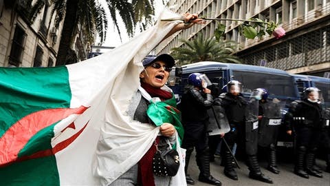 باحث مغربي : الصور التي عرضتها قنوات جزائرية رسمية لبوتفليقة تعبر عن مسرحية محبوكة