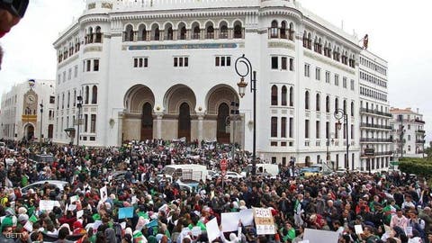 حزب جزائري كبير يتخلى عن بوتفليقة