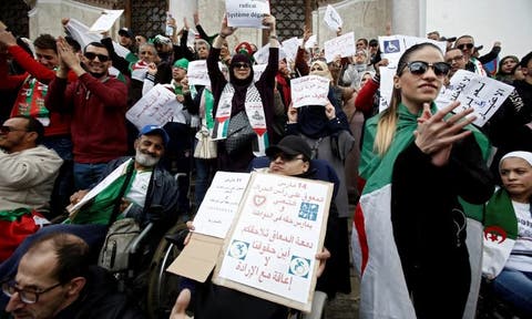 الجزائر: تواصل الاحتجاجات ومظاهرات لافتة لذوي الاحتياجات الخاصة