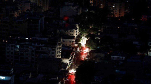 انقطاع جديد للكهرباء في كاراكاس ومدن فنزويلية أخرى