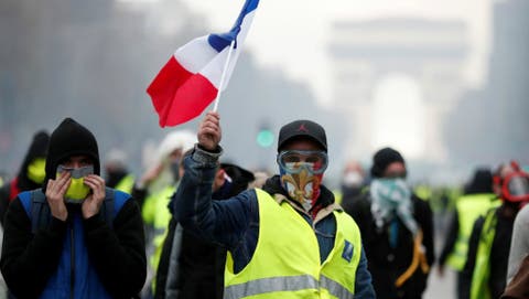السترات الصفراء تواصل تظاهراتها في فرنسا للسبت الـ17