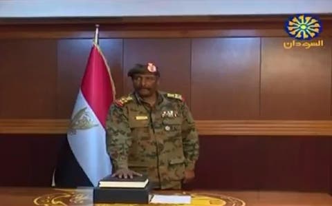 رجل السودان القوي الجديد يتعهد باجتثاث نظام البشير