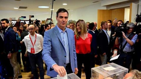 الاشتراكيون متقدمون في الانتخابات الإسبانية لكن دون أغلبية