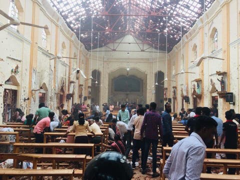 مئات القتلى والجرحى في تفجيرات استهدفت كنائس وفنادق في سريلانكا