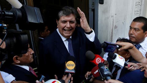 رئيس بيرو الأسبق آلان غارسيا ينتحر أثناء محاولة اعتقاله