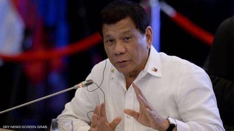 رئيس الفلبين يهدد كندا بـ”قوارب القمامة”