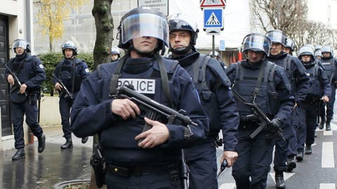 فرنسا تعتقل أشخاصًا يشتبه بتخطيطهم لهجمات “ارهابية”
