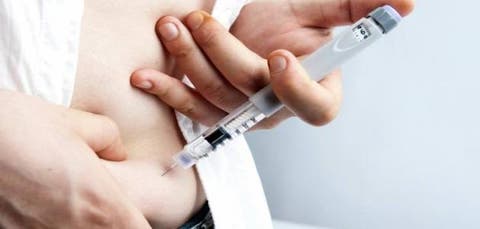 أنس الدكالي : وزارة الصحة غير مسؤولة عن اختفاء “الأنسولين” بالمستشفيات