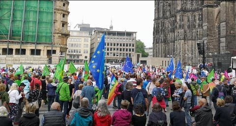 الألمان يتظاهرون من أجل أوربا موحدة