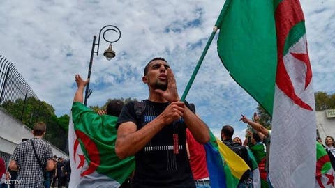 الجزائر.. اعتقال محتجين قبيل احتجاجات الجمعة الـ14