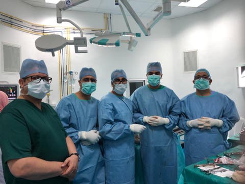 مستشفى ازرو .. فريق طبي وتمريضي ينجح في استبدال كلي لمفصل الكتف اليمنى لسيدة