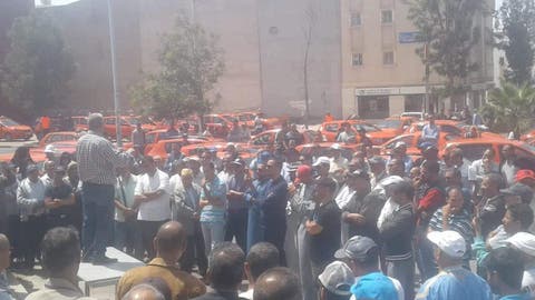 أكادير : شلل بالمدينة بسبب ” إضراب ” سيارات الاجرة الصغيرة