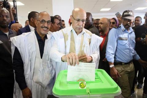 الملك يهنئ الرئيس الجديد للجمهورية الإسلامية الموريتانية