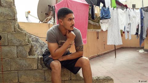 مُرحل مغربي من ألمانيا: “لا مستقبل لي هنا.. سأعود إلى ألمانيا سباحة”