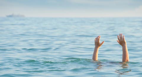 المحيط الأطلسي يلفظ جثة امرأة متحللة على شاطئ الحوزية بإقليم الجديدة