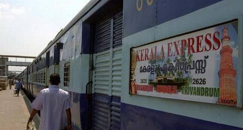 مصرع أربعة مسافرين داخل القطار بسبب حرارة الجو بالهند