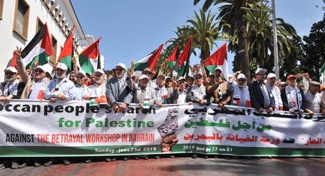 المغاربة يخرجون في مسيرة حاشدة رفضا للتطبيع ولـ”صفقة القرن”