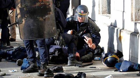 اعتقال نحو 40 شخصا أثناء مظاهرة للمهاجرين في باريس