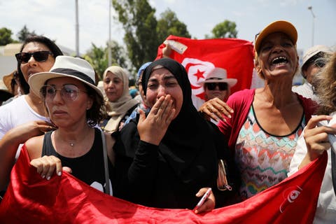 التونسيون يودعون الرئيس الراحل بالدموع والزغاريد