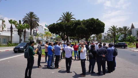 أكادير : صحفيون يحتجون على لـ  ” حلو” مالك اذاعة إم إف إم