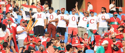 فخر العرب”.. لافتة لجماهير المغرب هؤلاء نجومها ( صورة )