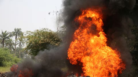 مصرع 50 شخصا وإصابة 70 إثر انفجار شاحنة وقود بنيجيريا
