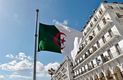 الرئاسة الجزائرية: دعوات إشراك الجيش بالحوار السياسي ”فخ“