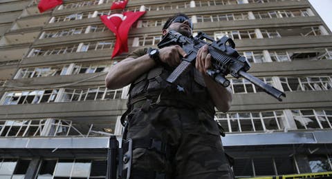 تركيا… إقالة ثلاثة رؤساء بلديات لاتهامهم بـ”الإرهاب”