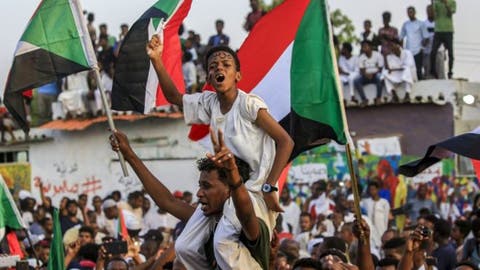 السودان : المجلس العسكري وقوى إعلان الحرية والتغيير يوقعان على وثائق الفترة الانتقالية
