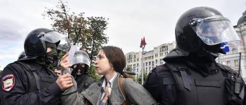 الشرطة الروسية تعتقل 600 متظاهر بينهم زعيمة المعارضة