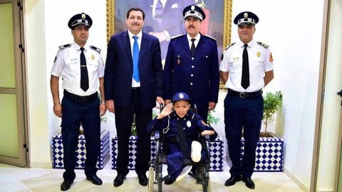 ولاية الأمن بفاس تحقق حلم الطفل الياس في أن يصبح شرطيا
