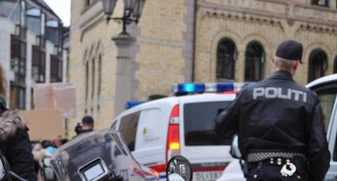 إصابة شخص واعتقال آخر إثر اطلاق نار داخل مسجد في النرويج