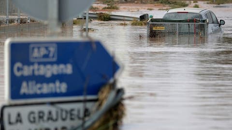 ارتفاع حصيلة قتلى الأمطار الغزيرة في إسبانيا إلى 5 أشخاص