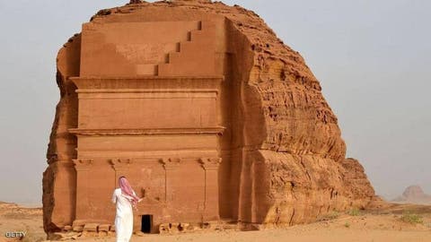السعودية تفتح أبوابها أمام سياح العالم