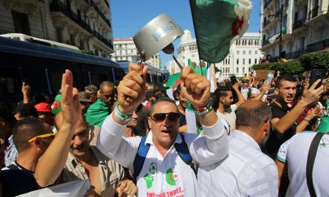 البرلمان الجزائري يفتتح أولى جلساته وسط مقاطعة الأحزاب الإسلامية