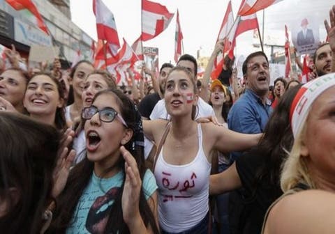 تظاهرات لبنان تدخل أسبوعها الثاني.. والجيش يتدخل ( فيديو )