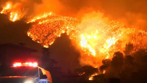 إعلان حالة الطوارئ في كاليفورنيا جراء اتساع نطاق الحرائق
