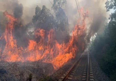 حريق مهول ضواحي أصيلة يوقف حركة القطارات