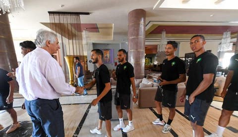 حليلوزيتش يزور المنتخب المحلي ويقدم له الدعم قبل مواجهة الجزائر