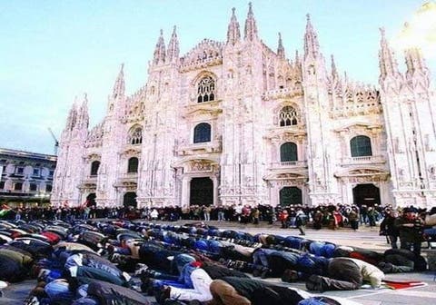 اعتراف سيادي من السلطات الإيطالية بأربع مساجد بمنحها الترخيص القانوني  بمدينة ميلانو .