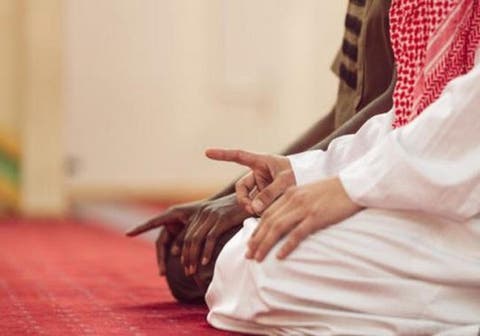 أمريكي يعلن إسلامه بمسجد في مراكش