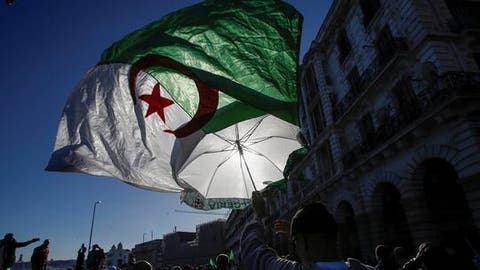 رفضوا تدخل البرلمان الأوروبي في الشؤون الداخلية لبلدهم .. جزائريون يحتجون